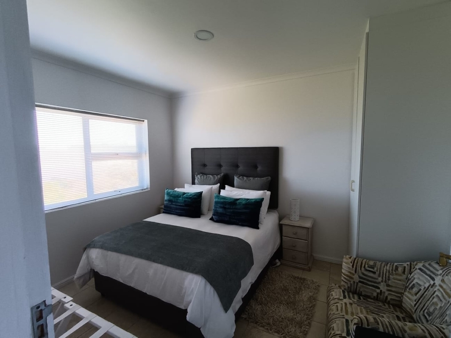 5 Bedroom Property for Sale in Kleinbaai Western Cape